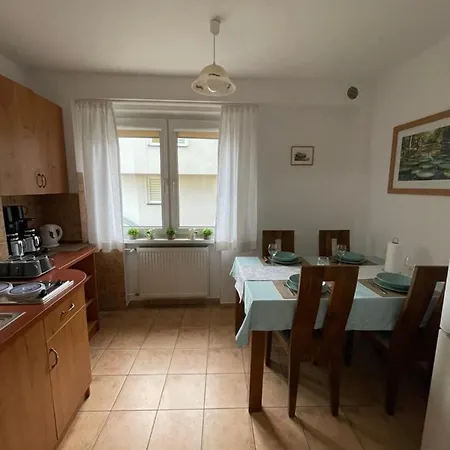 Mira 200 Metrów Od Morza