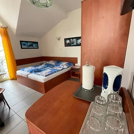 Mira 200 Metrow Od Morza 3*