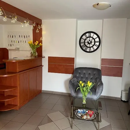 Guest house Mira 200 Metrow Od Morza