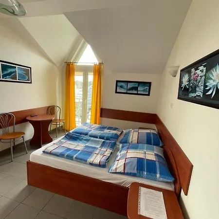 Guest house Mira 200 Metrow Od Morza *