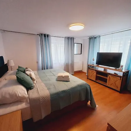 Mira 200 Metrow Od Morza Miedzyzdroje
