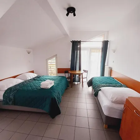 Mira 200 Metrow Od Morza 3*