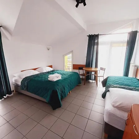 Mira 200 Metrow Od Morza Miedzyzdroje