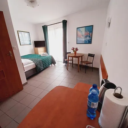 Mira 200 Metrow Od Morza Πανσιόν *