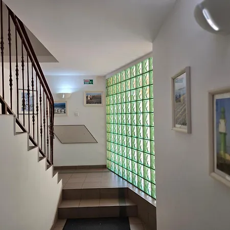 Mira 200 Metrow Od Morza בית הארחה 3*