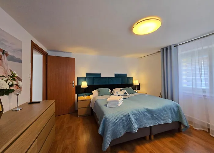 Mira 200 Metrow Od Morza 게스트하우스